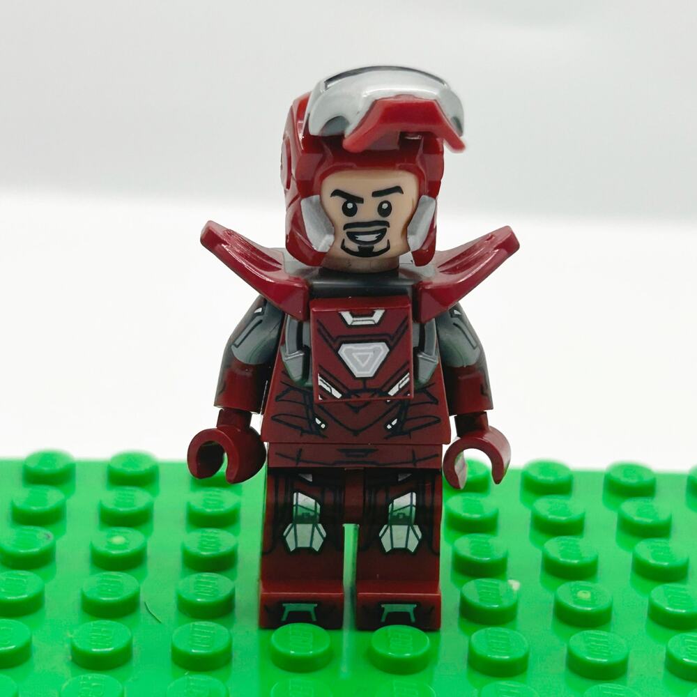 Official Lego Marvel Iron Man Silver Centurion Armor Minifigure EUC - Picture 3 of 6